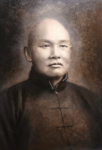 Michael Andrew Law — Portrait of Yuan Xingqiao — Classical Crossover : Realism & Fine Art